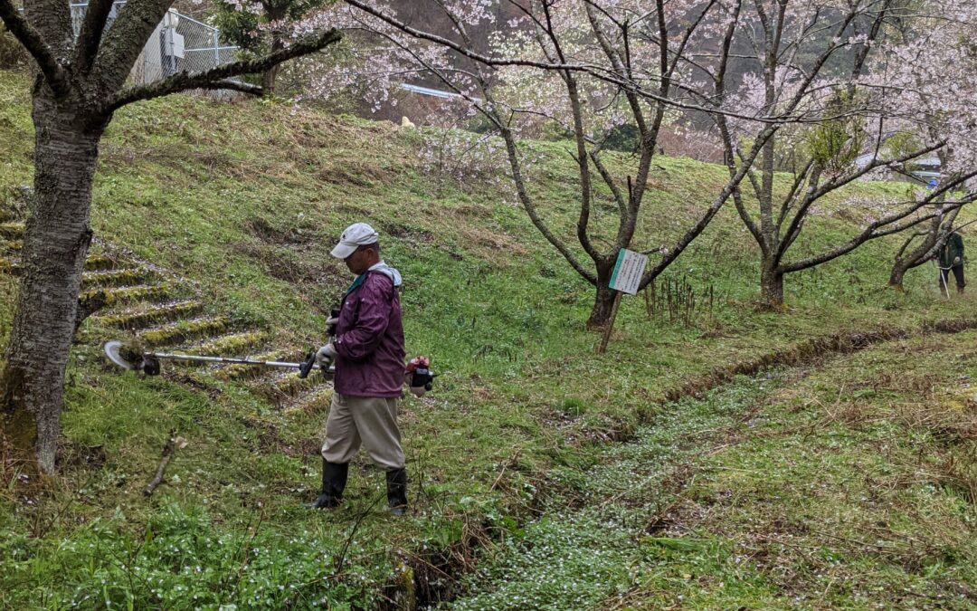 とんぼの里公園清掃作業後、町内会総会を開催しました。